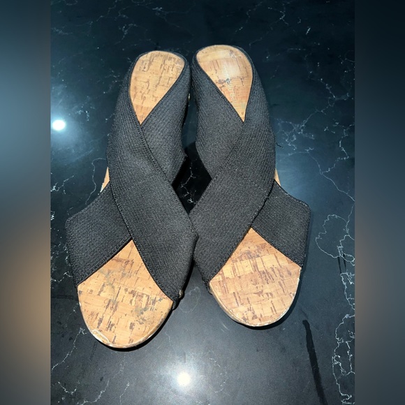 Heels - Picture 2 of 10